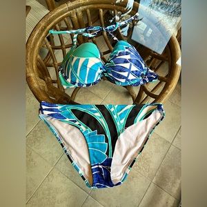 🦋AERIE☘️- Push-Up Brooke Bikini Top- 36C Bottoms-M